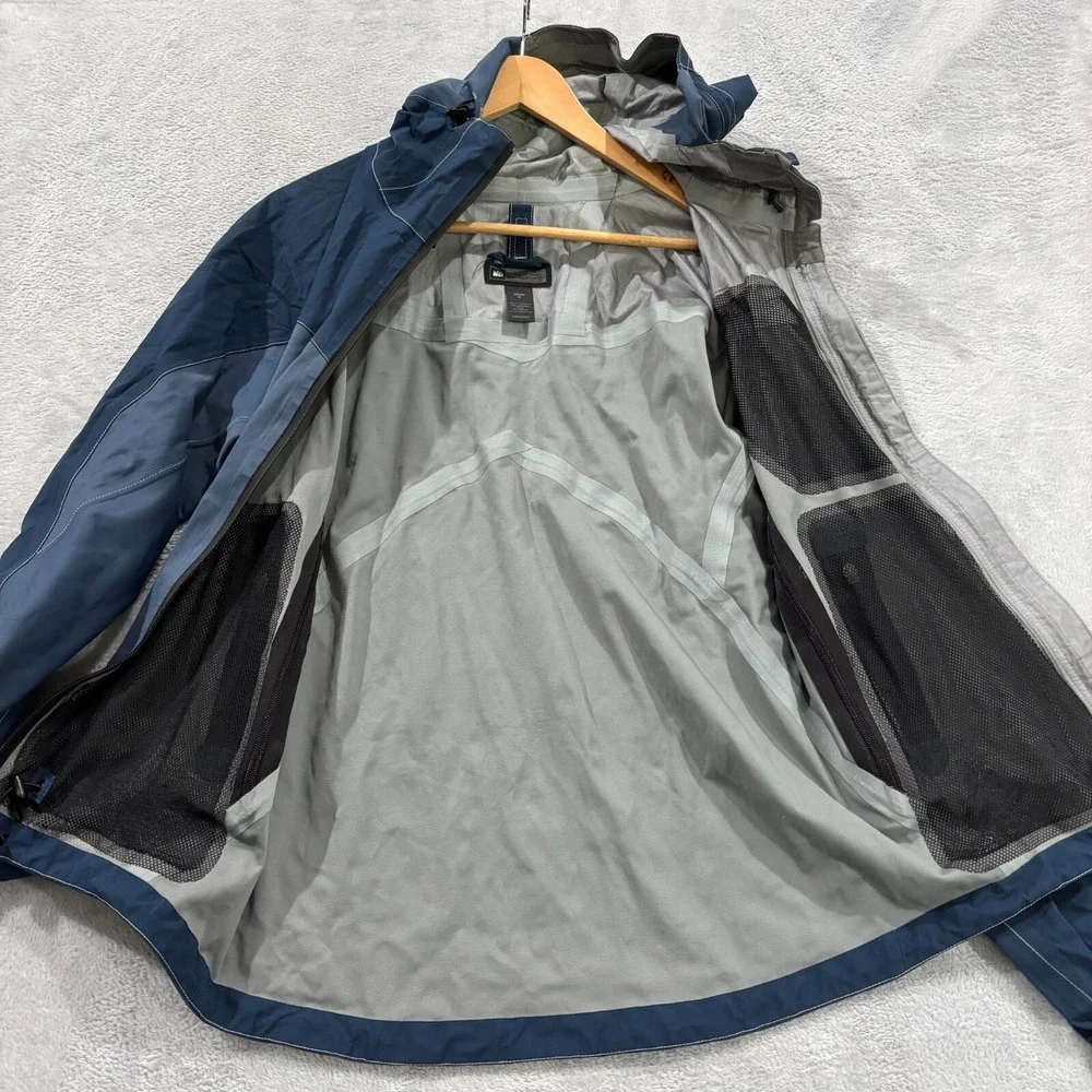 REI Co-Op Rain Jacket Mens Small Nylon‎ Full Zip Outdoors Rain Coat